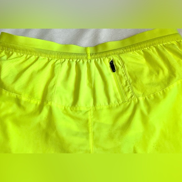 Nike Dri-Fit Women’s Fluorescent Yellow Running Shorts with Pockets Size Medium - Picture 16 of 16